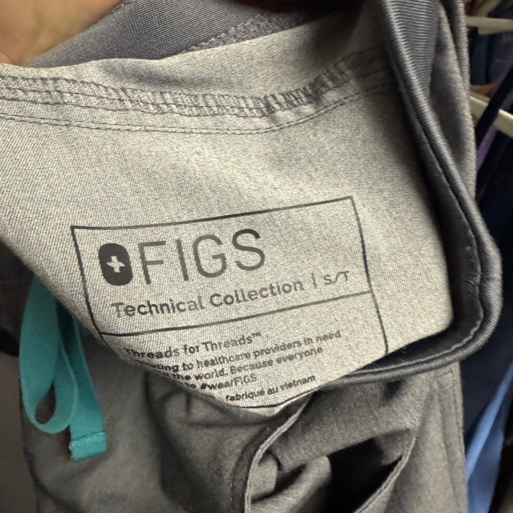 Figs kade cargo pants - Picture 3 of 3